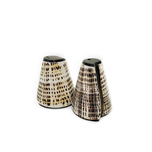 The Salt &amp; Pepper Shaker - Set of 2