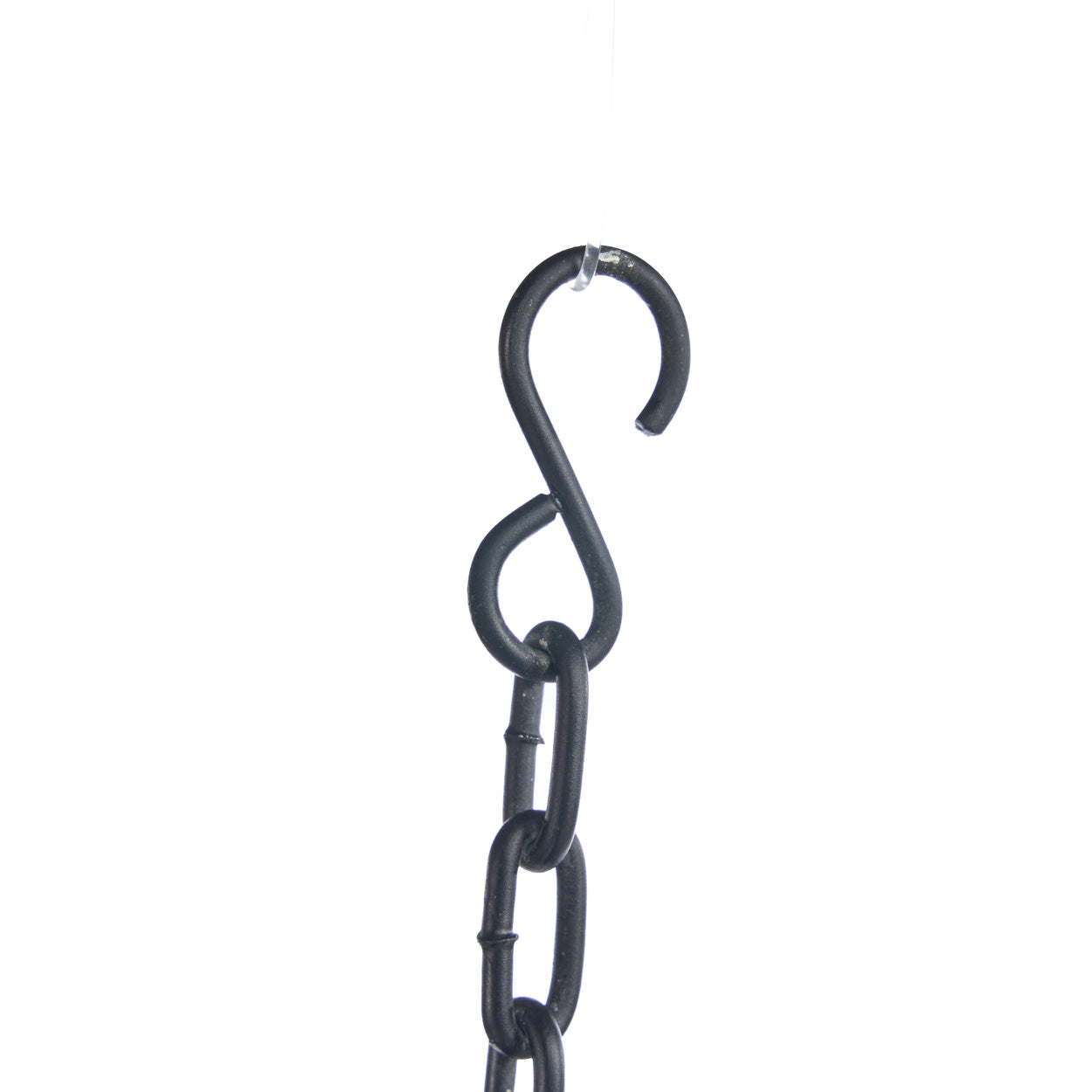 De hanger met houten kralen in koepelvorm - zwart