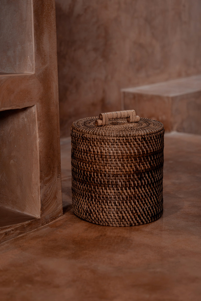 De lage rotanmand - naturel bruin