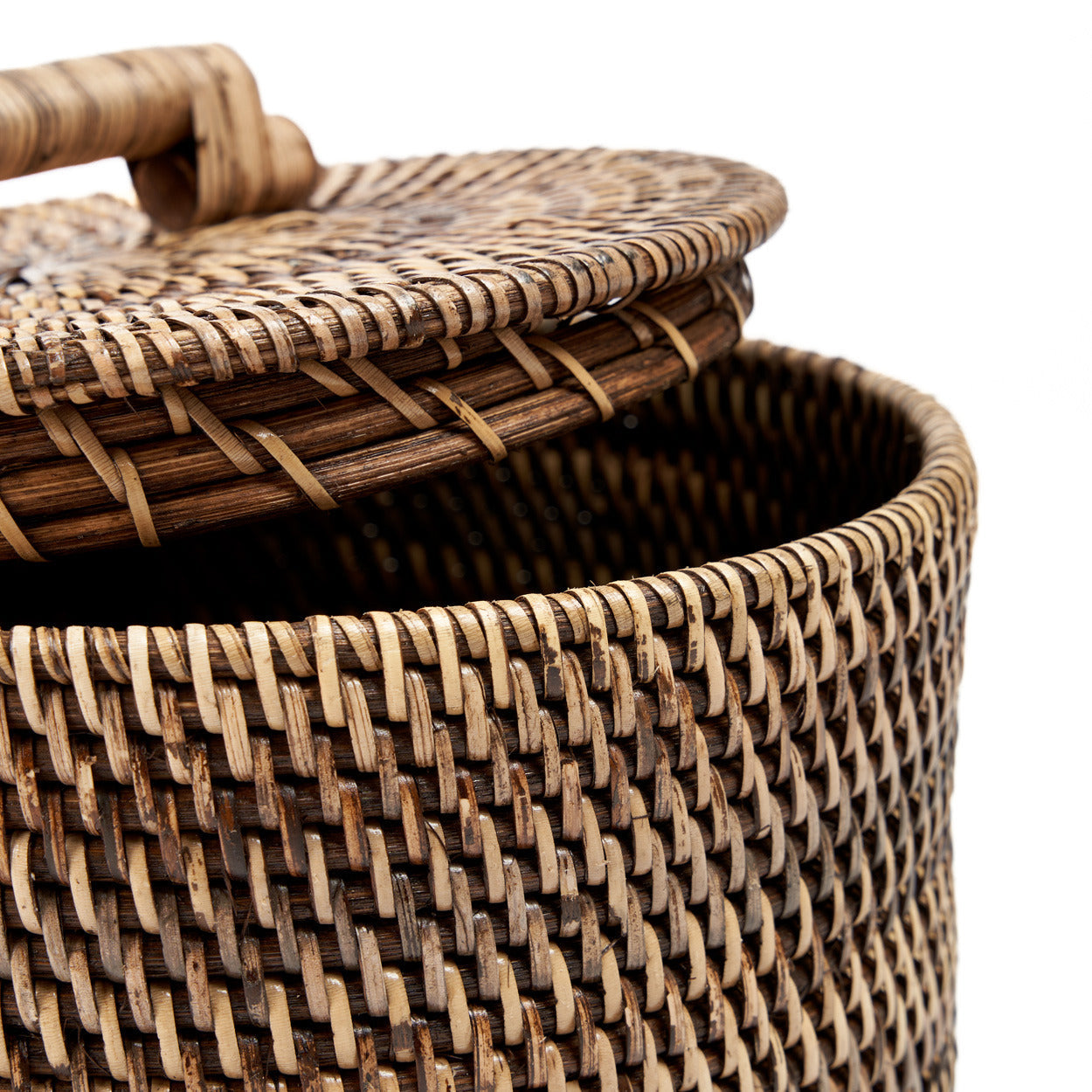 De lage rotanmand - naturel bruin