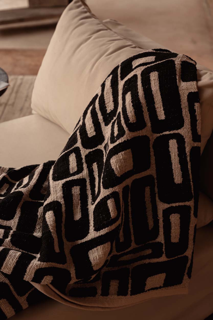 The Aztec Bedspread - Natural Black
