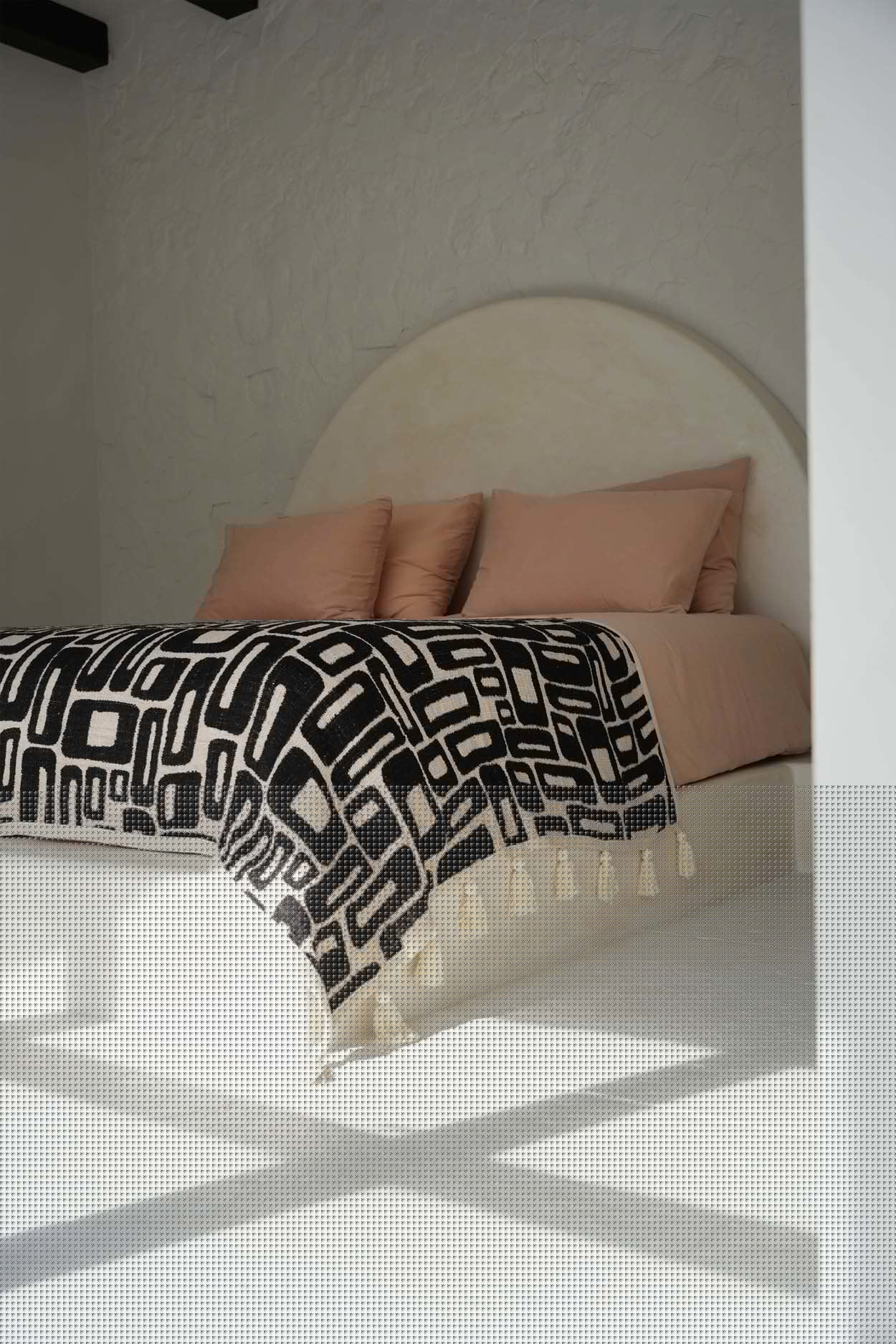The Aztec Bedspread - Natural Black