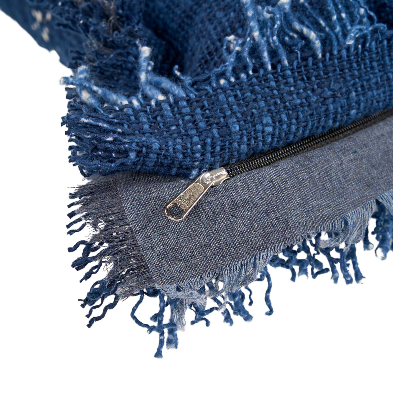 De Indian Blue kussenhoes met franjes