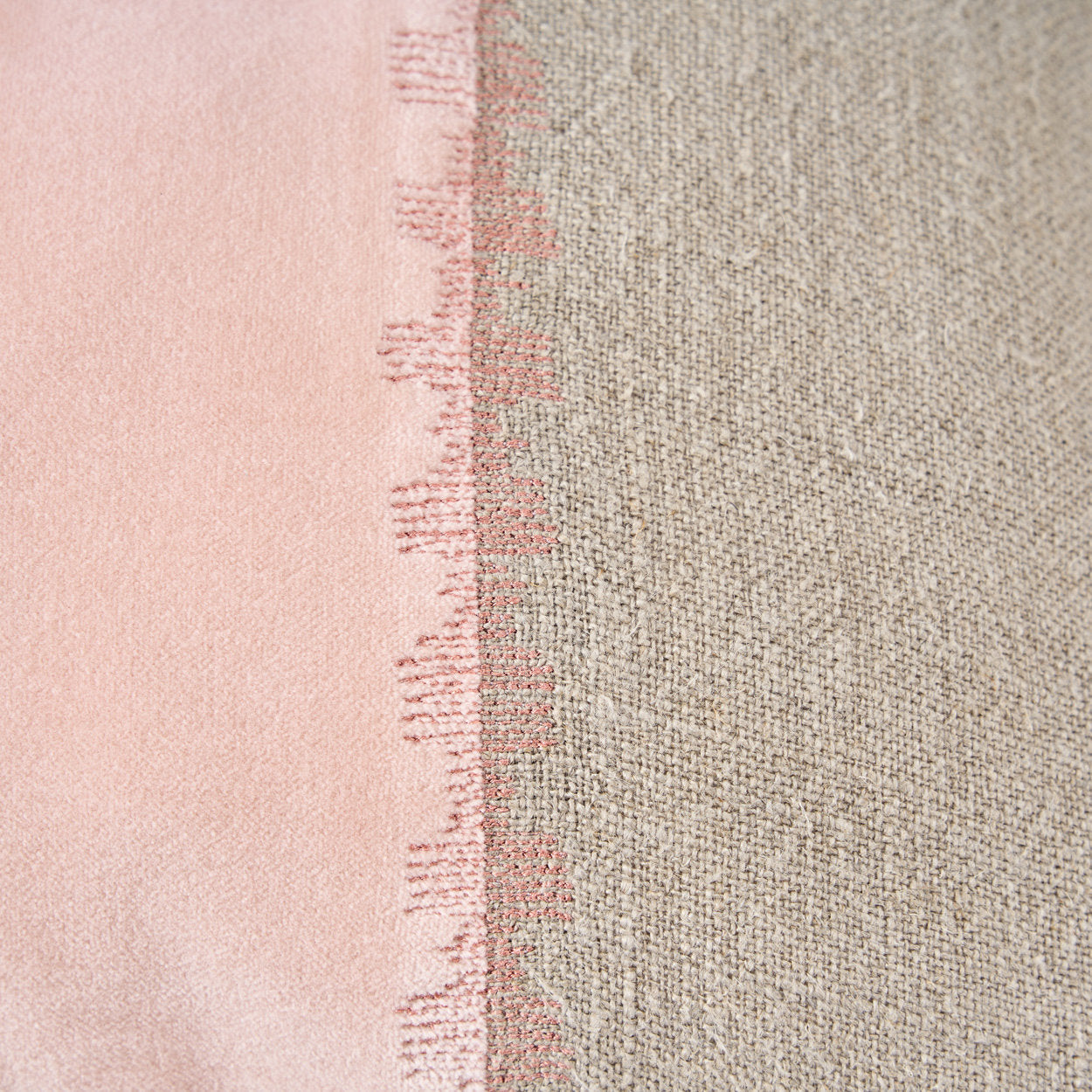 De Velvet Divorce Kussensloop - Natuurlijke Roze - 30x50