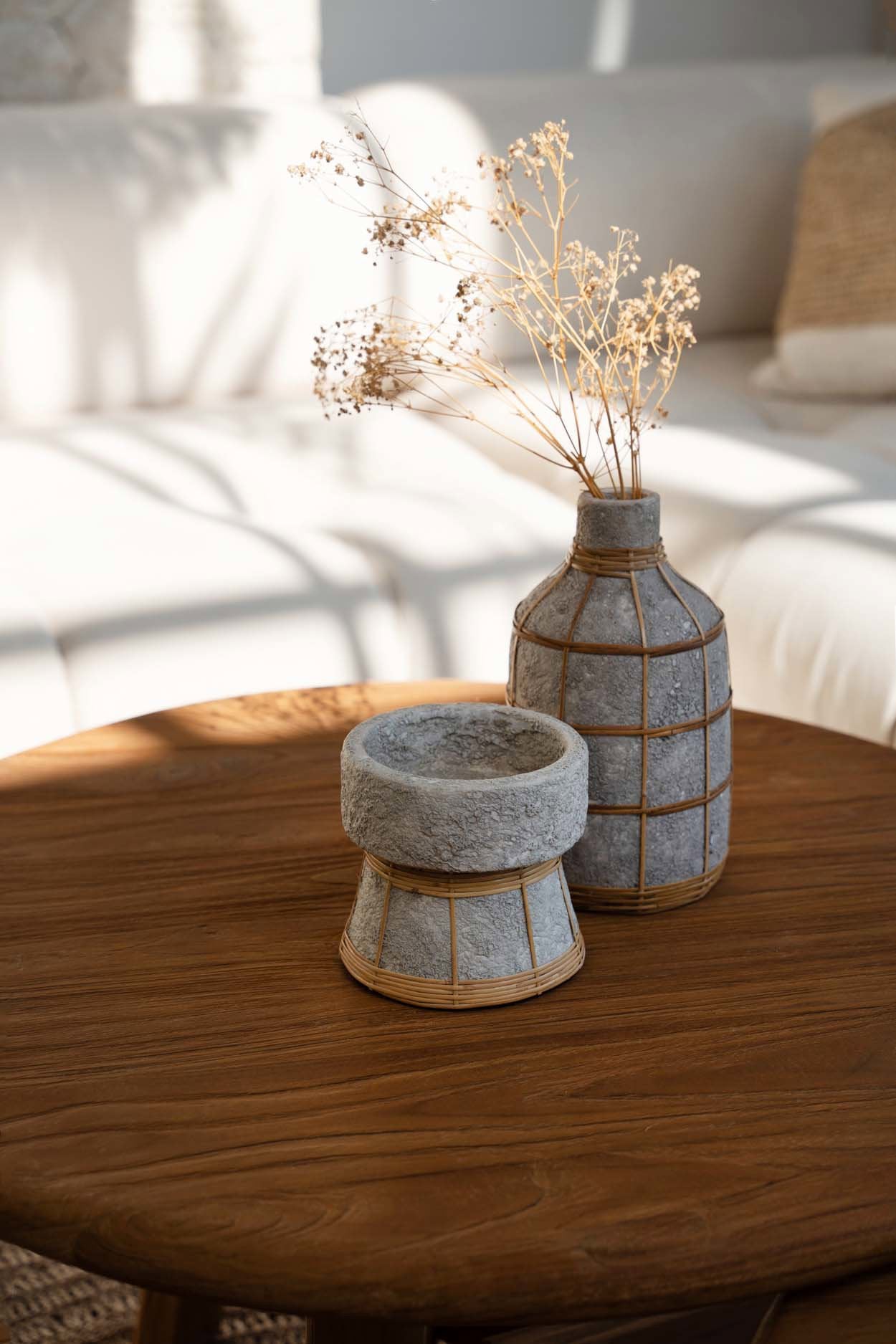 The serene candle holder - concrete of course - S