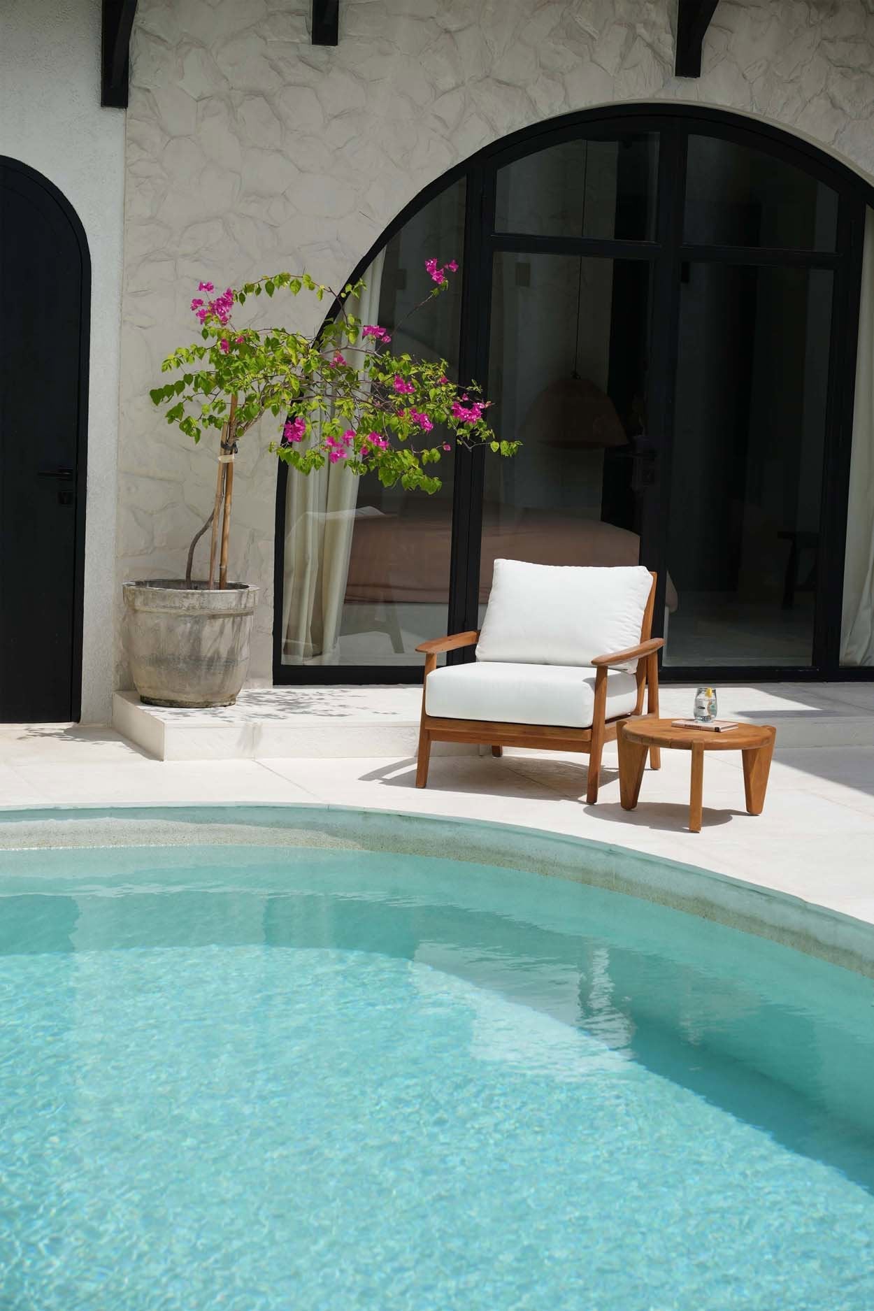 The Seseh coffee table - M - for outdoor use