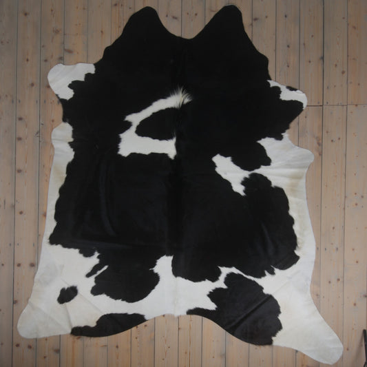 Uniquely Photographed Black-and-White Cowhide | No. WW-ZW004