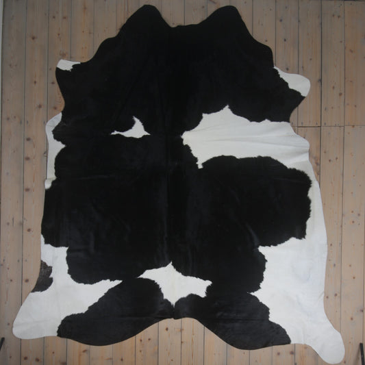 Uniquely Photographed Black-and-White Cowhide | No. WW-ZW006