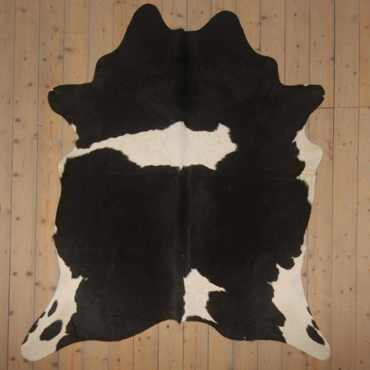 Uniek Gefotografeerde Zwartbont Koeienhuid | ZW-022