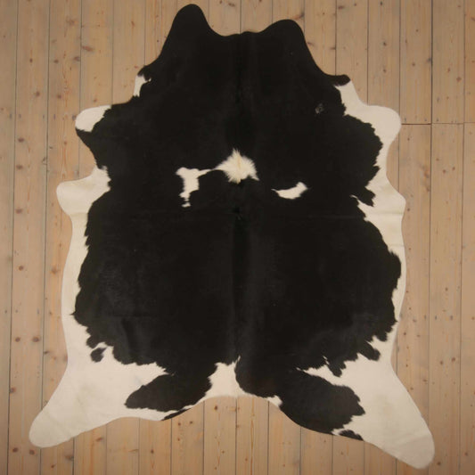 Uniek Gefotografeerde Zwartbont Koeienhuid | ZW-024