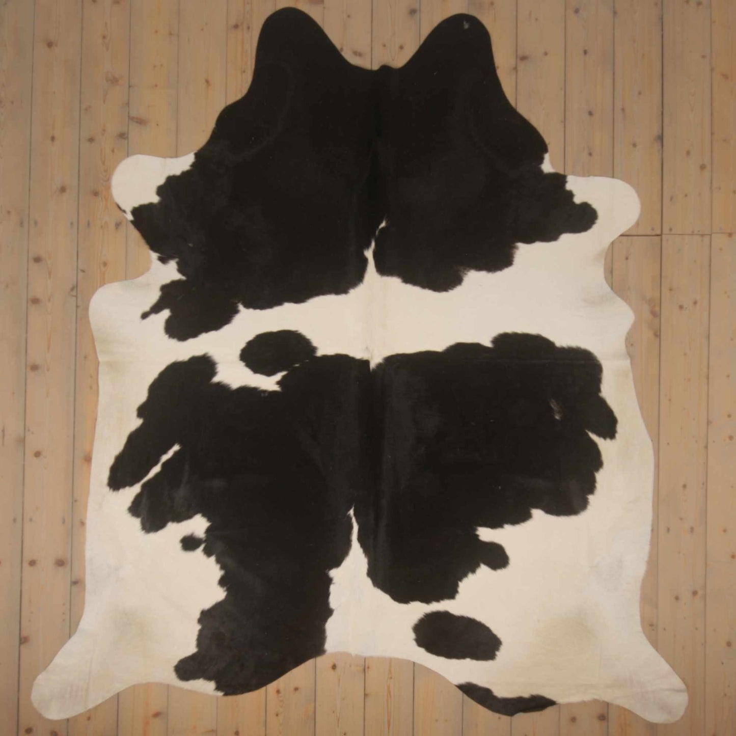 Uniek Gefotografeerde Zwartbont Koeienhuid | ZW-028